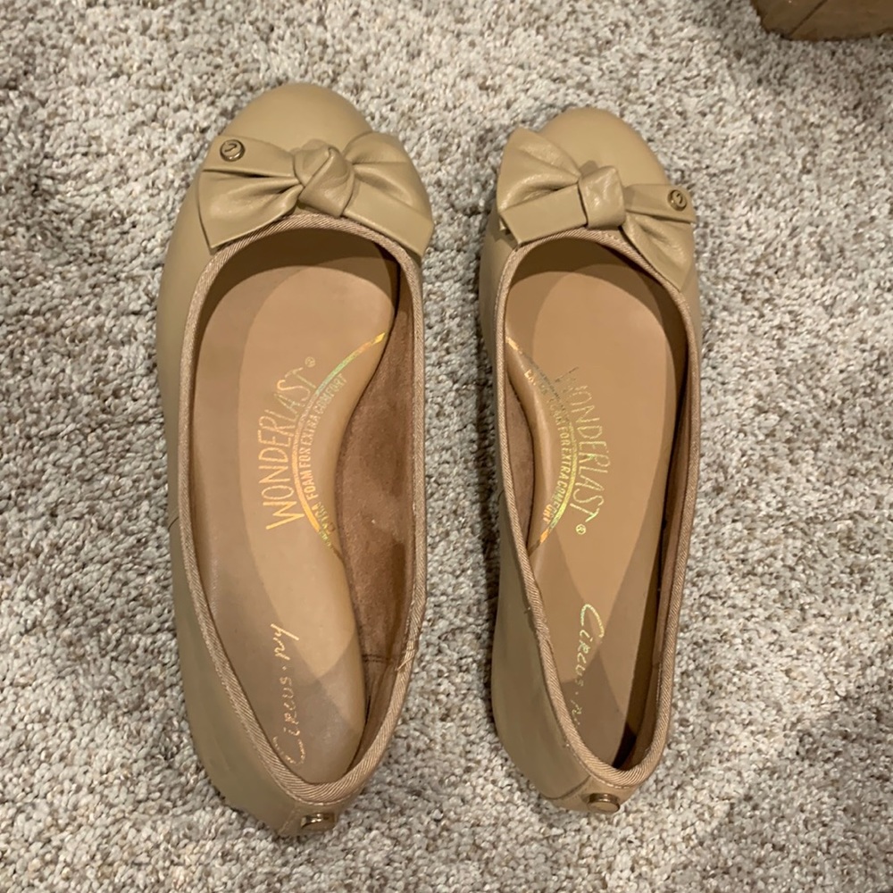 NWOT Sam Edelman Wonderlast Beige Flats